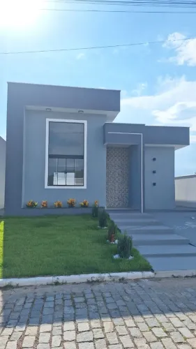 Casa de Alto Padrão com Piscina em Condomínio - Ubatiba/Maricá