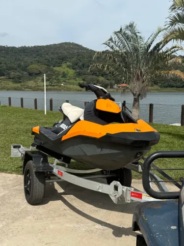 Jet-ski Sparke com IBR freio e ré muito conservado