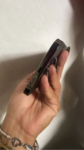 Vendo celular 12 pro Max com câmera traseira quebrada