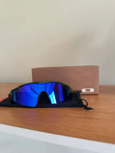 Lupa/Juliet da Oakley 