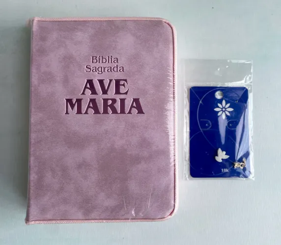Bíblia Sagrada Ave Maria e Colar Espírito Santo em Madrepérola (Novo)