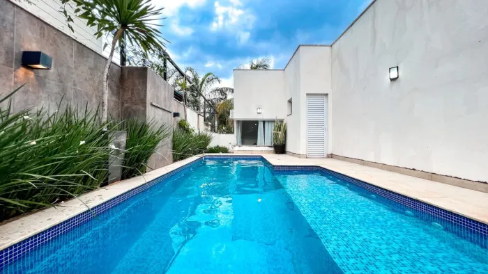 Casa à venda no Condomínio Jardins Barcelona em Uberlândia