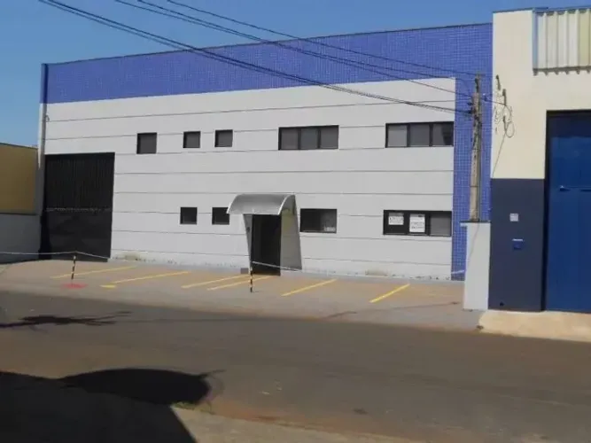 Galpao comercial 900 mts