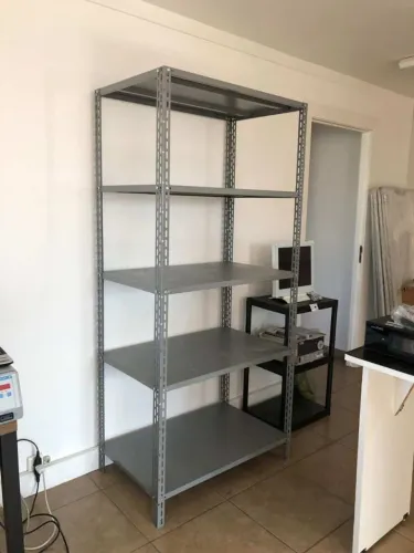 Vendo estantes de aço 
