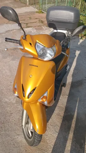 Honda lead 2011