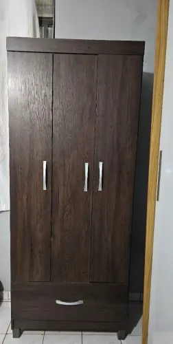 Vendo Guarda Roupa de Solteiro