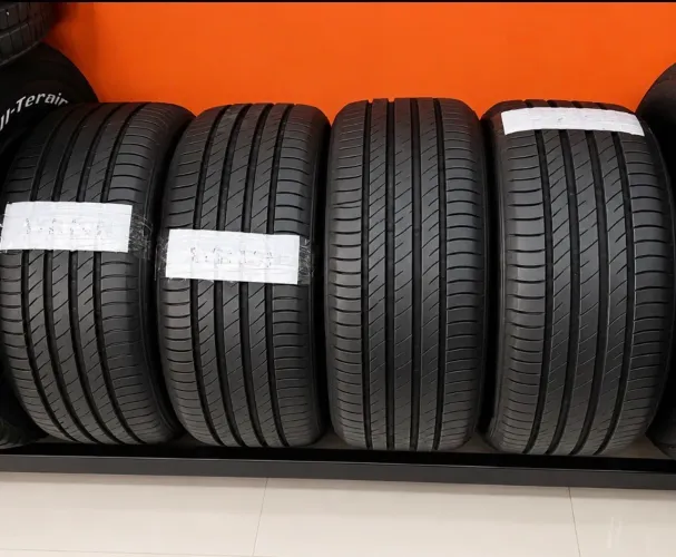 Pneus Delinte 255/40 r20 novos