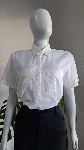 Blusa retro e saia longa 