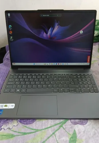 NOTEBOOK Lenovo IdeaPad Slim 3 15IRH10