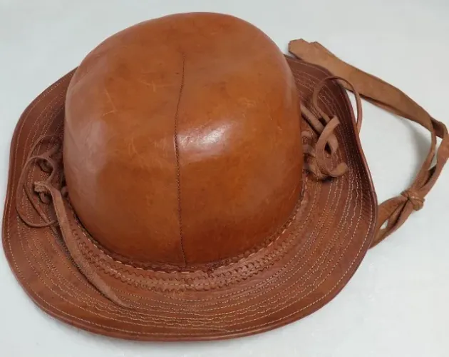 Chapéu De Couro Nordestino Artesanal Vaquejada Tamanho P (Usado)