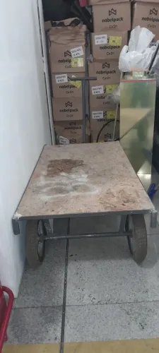 Carrinho de plataforma