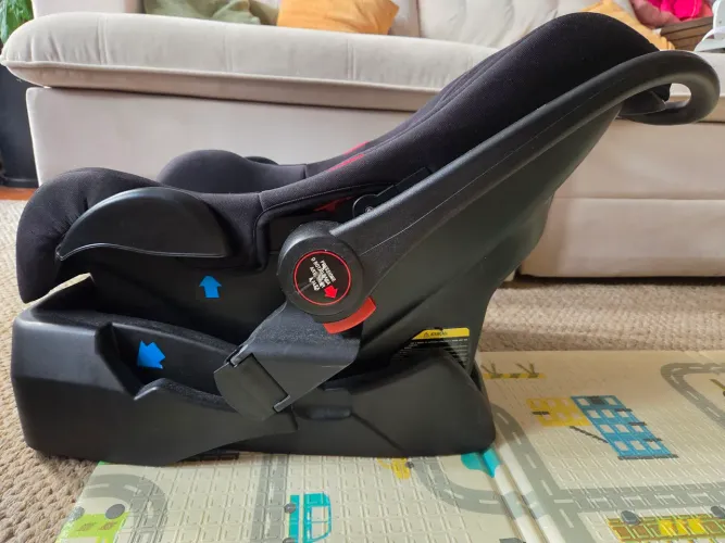 Bebê Conforto com Base Kiddo