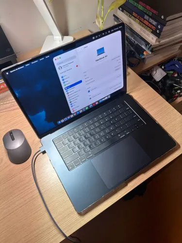 MacBook Air 15 M3 (2024) | Impecável | Bateria 100% original | SSD 256 GB
