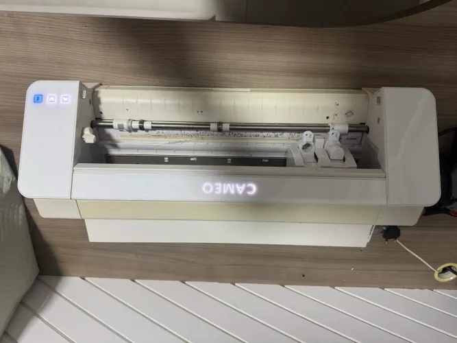 Silhouette Cameo 4