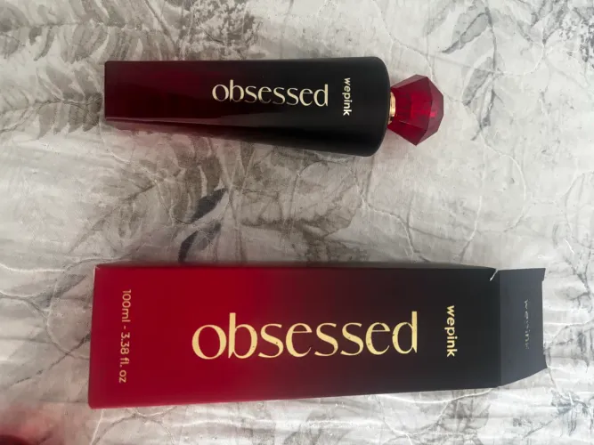 Perfume Wepink Obsessed e VF