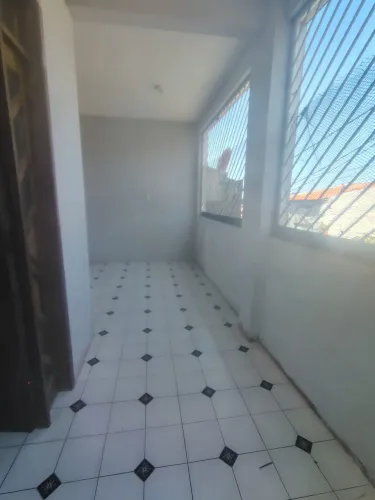 Alugo casa 