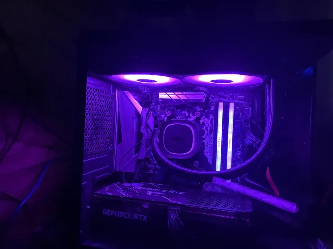 ? PC Gamer Ryzen 5 5600G + RTX 3060 12GB