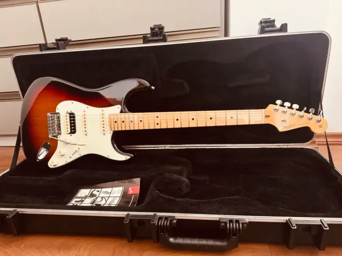 Guitarra Fender American Standard 2014 com case