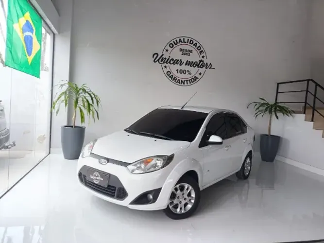 Ford Fiesta Sedan SE 1.6 8V Flex 4P 2014