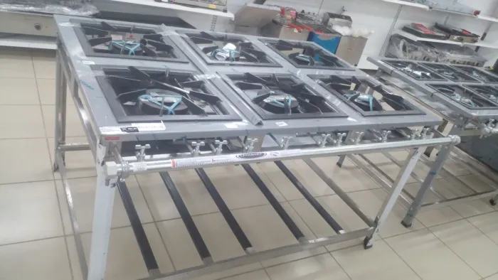 FOGÃO INDUSTRIAL EM INOX DE 6 BOCAS, DE 40X40 CM, NOVO, PROMOÇÃO!!!!