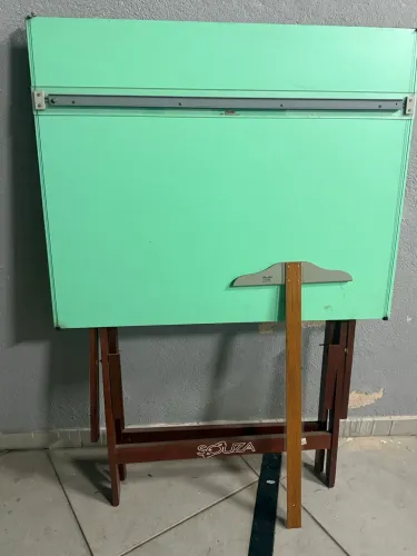 Prancheta para desenho e arquitetura, estrutura em madeira, pés e tampo ...