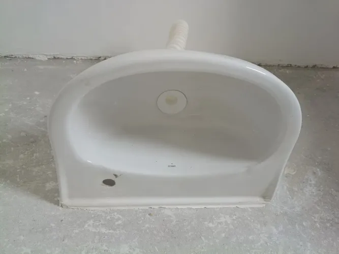 Lavatório para banheiro Deca