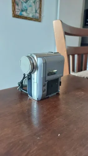 Filmadora Sony DCR-PC105