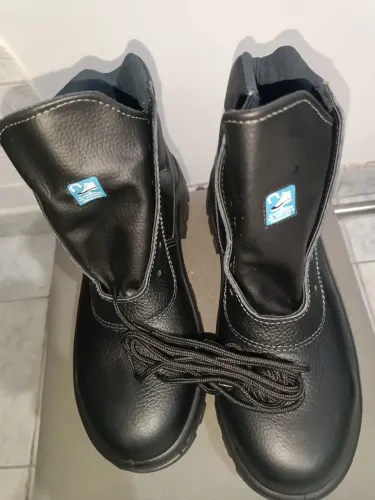 Bota preta