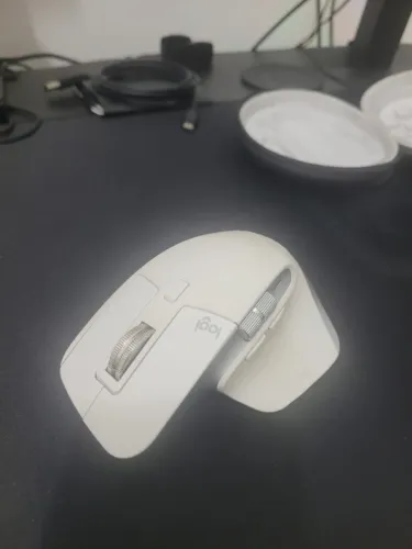 Mouse Logitech MX Master 3S Branco - Semi-novo