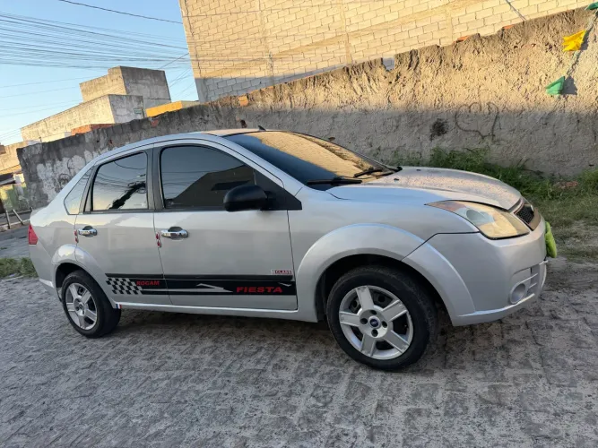 Ford Fiesta Sedan 1.0 8V Flex 4P 2008
