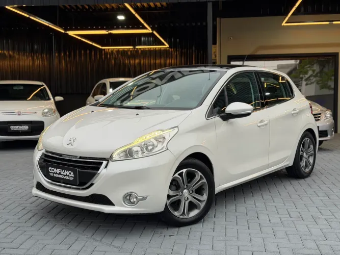 Peugeot 208 Griffe 1.6 Flex 16V 5P Aut. 2014