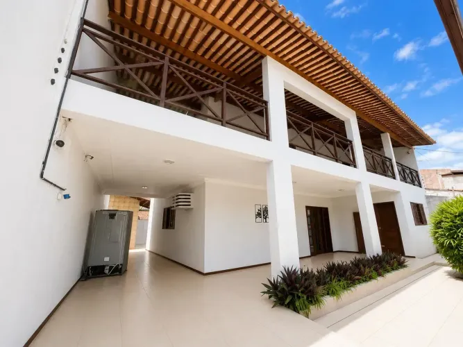 Casa Duplex de Esquina para Locação Residencial ou Comercial Pitanguinha - Maceió - AL