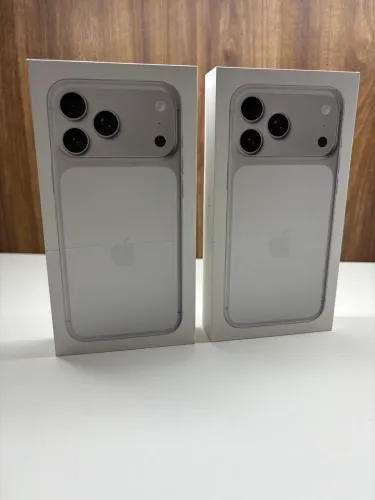 Vendo IPhone 17 pro Max 256gb Silver 