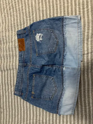 Saia short jeans Dona Florinda