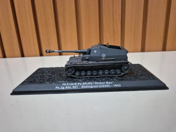 Miniatura Caça-Tanques Alemão Dicker Max - Escala 1:72 (Coleção Militar)