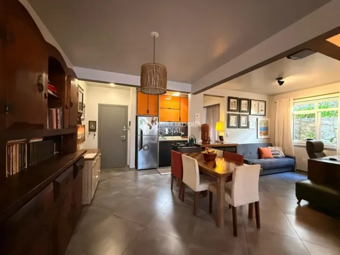 Apartamento à venda no Itacorubi.
