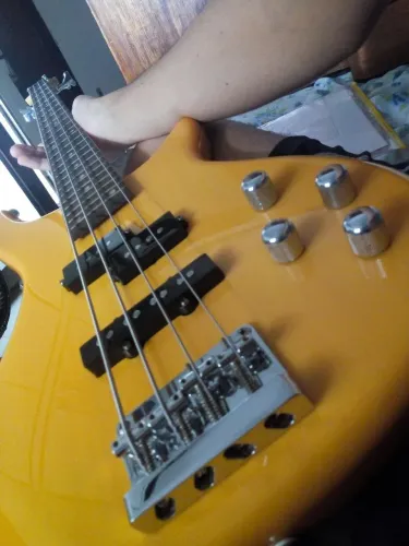Contrabaixo Memphis Tagima TB-440