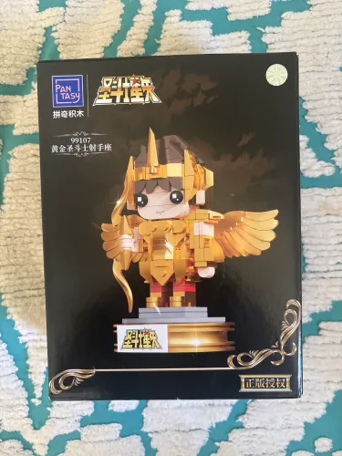 Boneco Saint Seiya Mini Gold Armable Pantasy Blocks