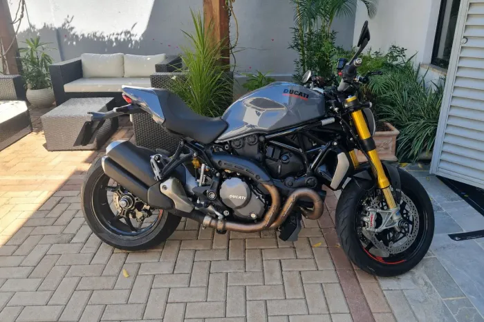 Ducatti monster 1200, 2018, 4800km Nova