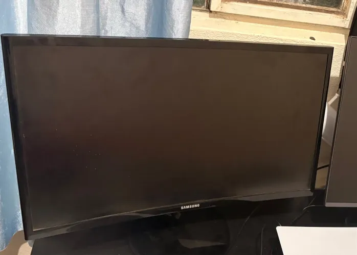 Monitor Samsung 24 Polegadas curvo Cf390