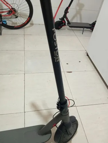 Pátinete elétrico da marca Foston motor 350 w precisando da pateria 