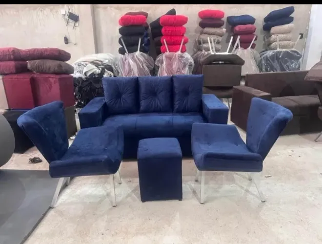 Sofá + poltronas + puf de brinde 