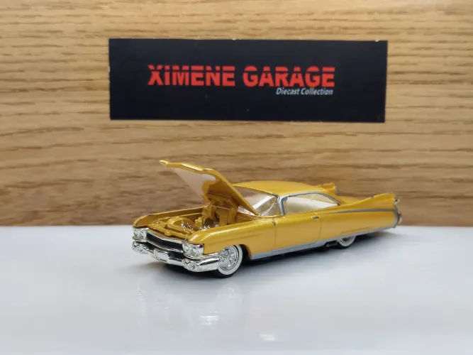 Cadillac 1:64 M2 Machines 