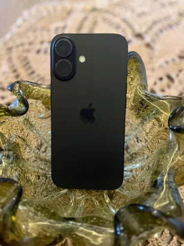 iPhone 16 128GB - Preto - Seminovo