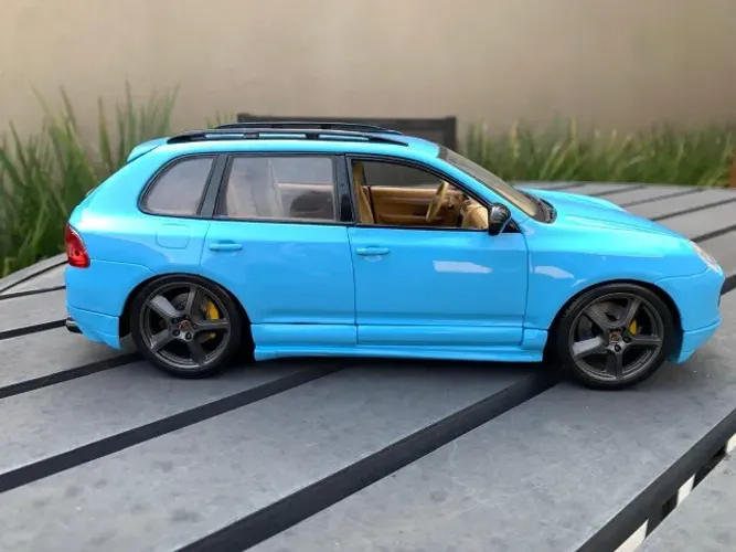 Miniatura 1:18 Porsche Cayenne Turbo customizada!