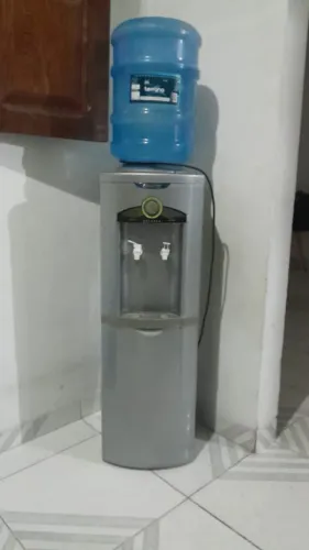 Bebedouro Electrolux defeito