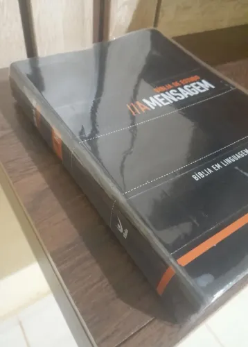 Bíblia de estudo a mensagem (Capa preta)