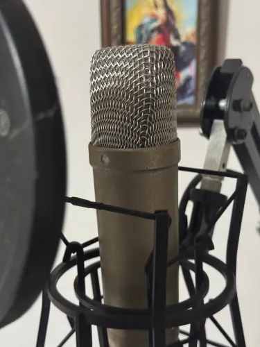Mic Rode nt1-A + shock mount + braço articulado