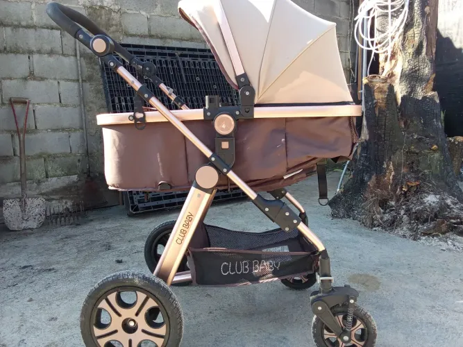 Carrinho de bebê baby club