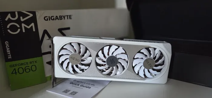 Nvidia Geforce RTX 4060 Gigabyte Aero